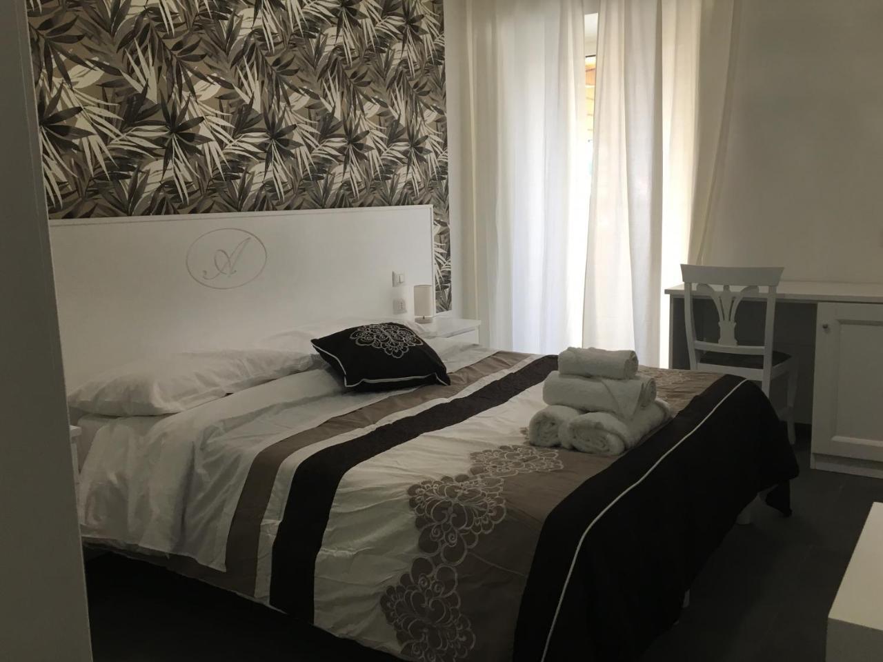 B&B Alambrado Rooms & Suites Naples Exterior photo